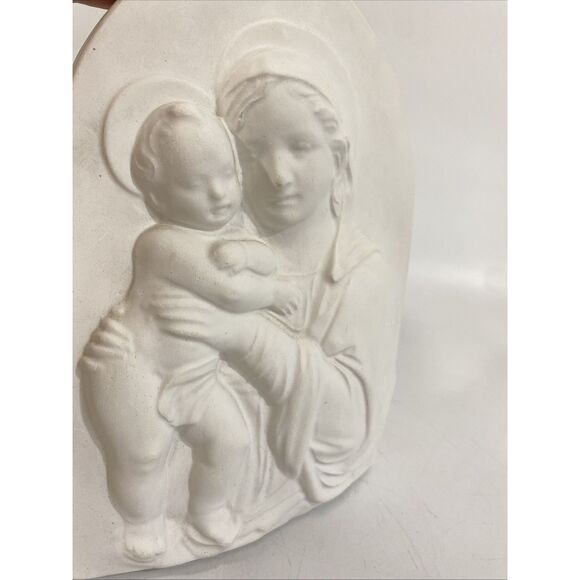 Vintage 3 Dimensional Plaster Wall Plaque Mother Mary & Baby Jesus Catholic 9.5” - Picture 5 of 7
